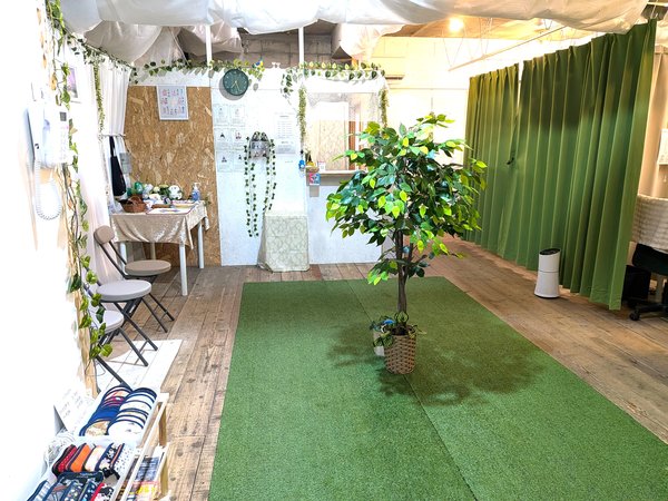 占い館ペンギンの森 内観